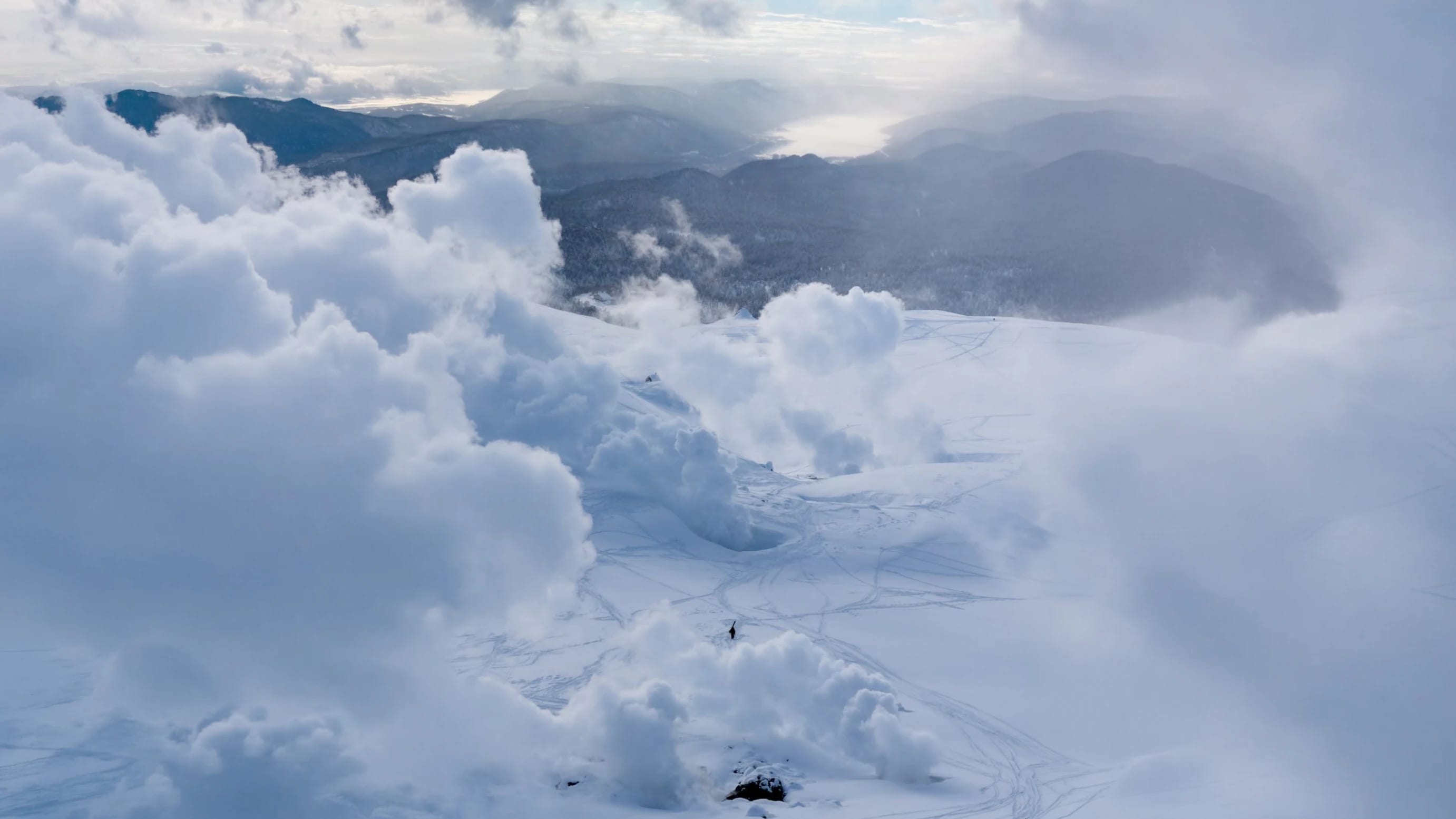 Peaks above the cloud